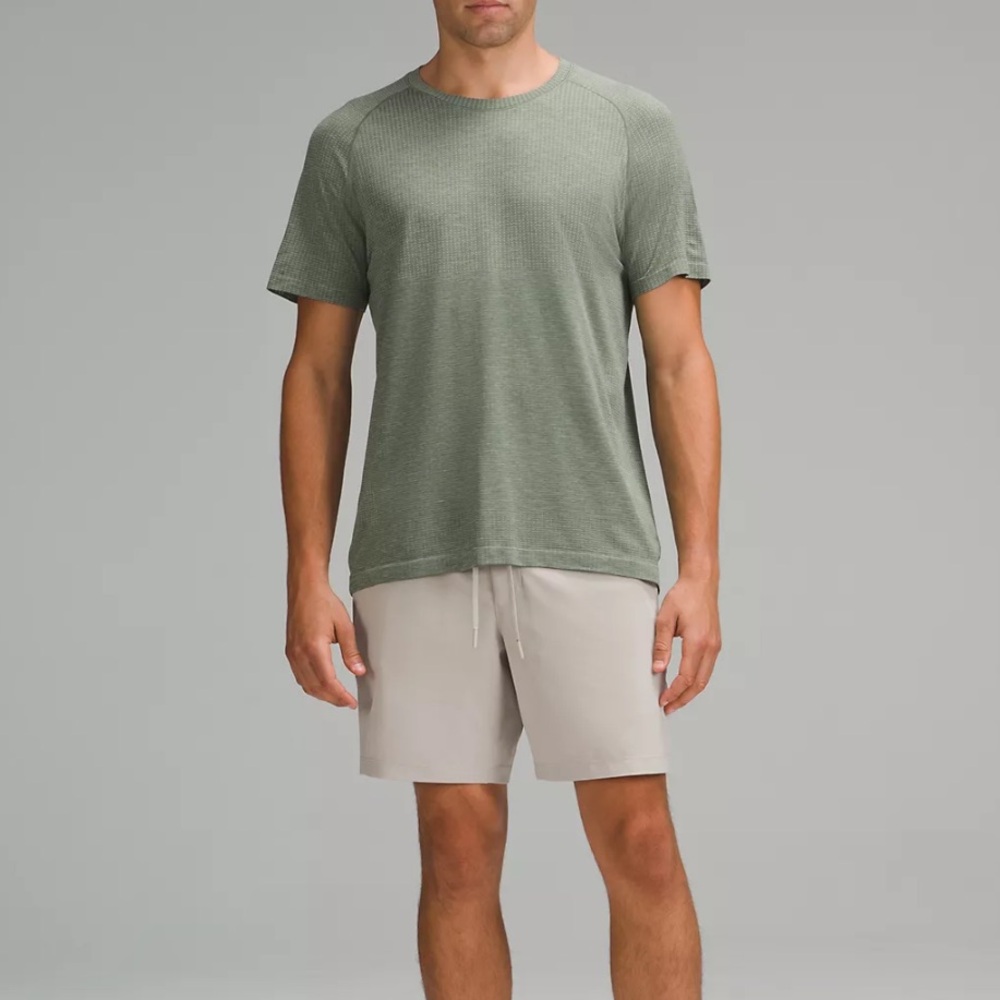 Lululemon Metal Vent Tech Short-Sleeve Shirt
Updated Fit large
